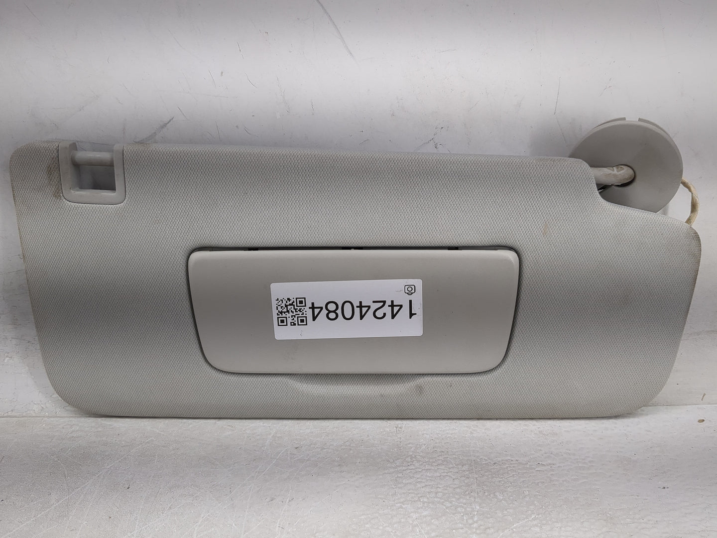 2018-2022 Chevrolet Traverse Sun Visor Shade Replacement Passenger Right Mirror Fits Fits 2018 2019 2020 2021 2022 OEM Used 