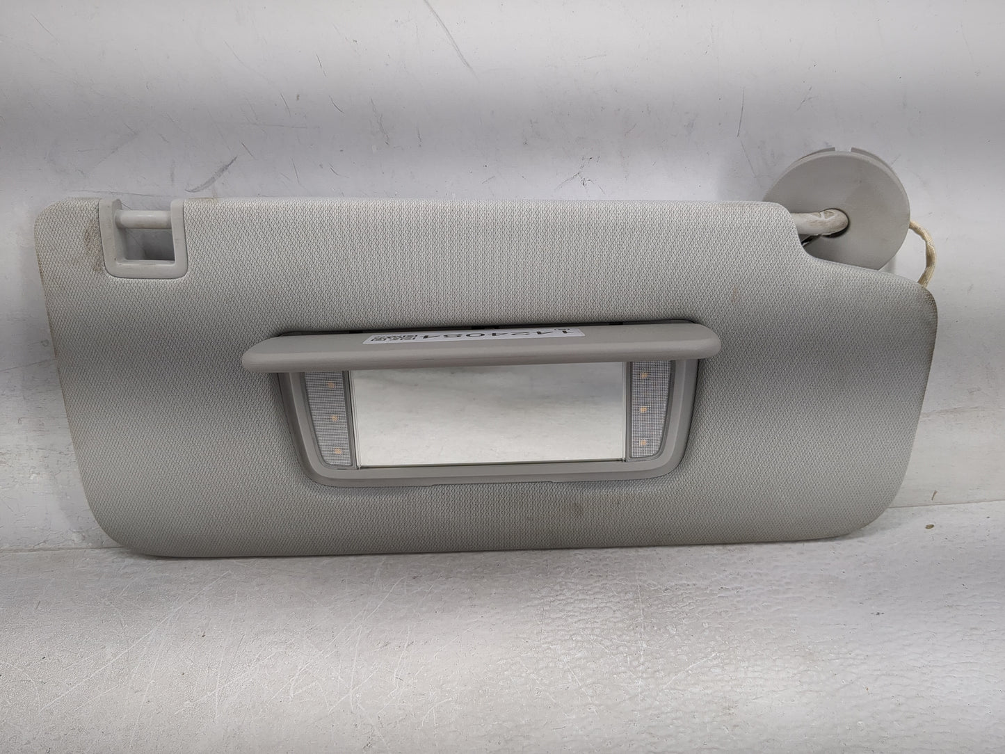 2018-2022 Chevrolet Traverse Sun Visor Shade Replacement Passenger Right Mirror Fits Fits 2018 2019 2020 2021 2022 OEM Used 