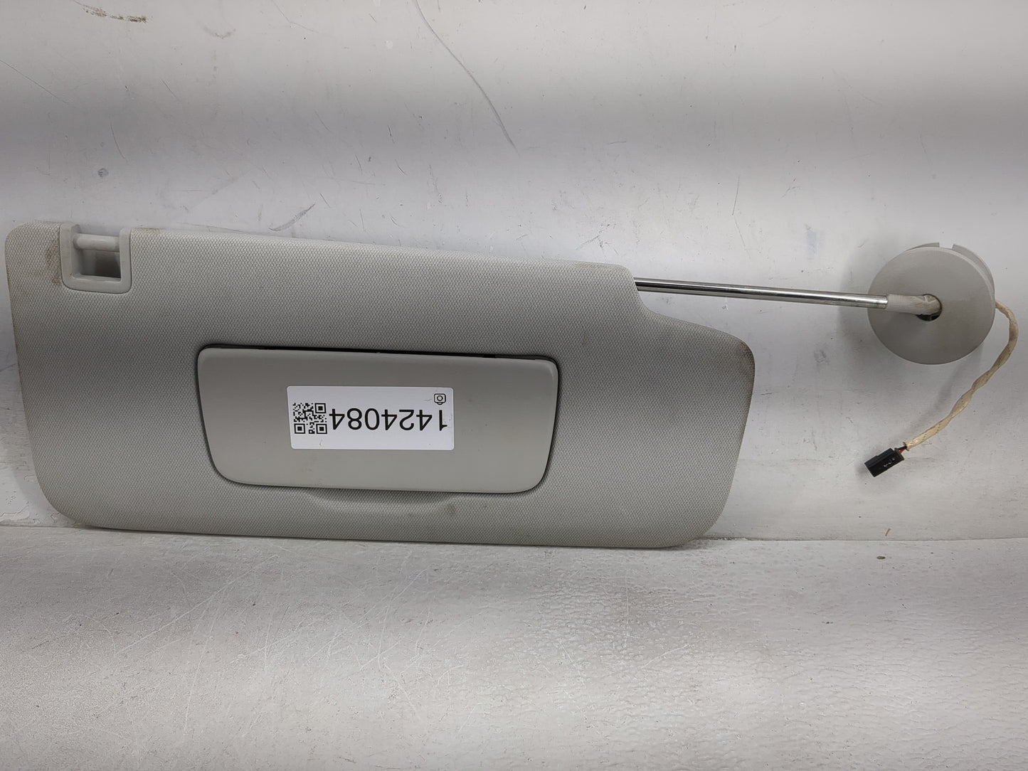 2018-2022 Chevrolet Traverse Sun Visor Shade Replacement Passenger Right Mirror Fits Fits 2018 2019 2020 2021 2022 OEM Used 