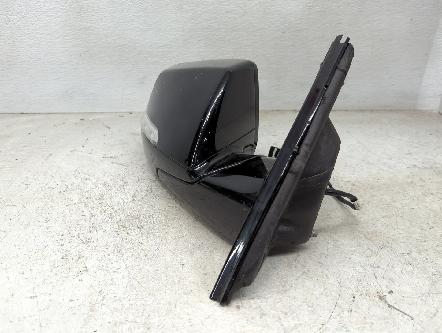 2020 Chevrolet Traverse Passenger Side View Mirror - Right Door Mirror OEM Used - Oemusedautoparts1.com