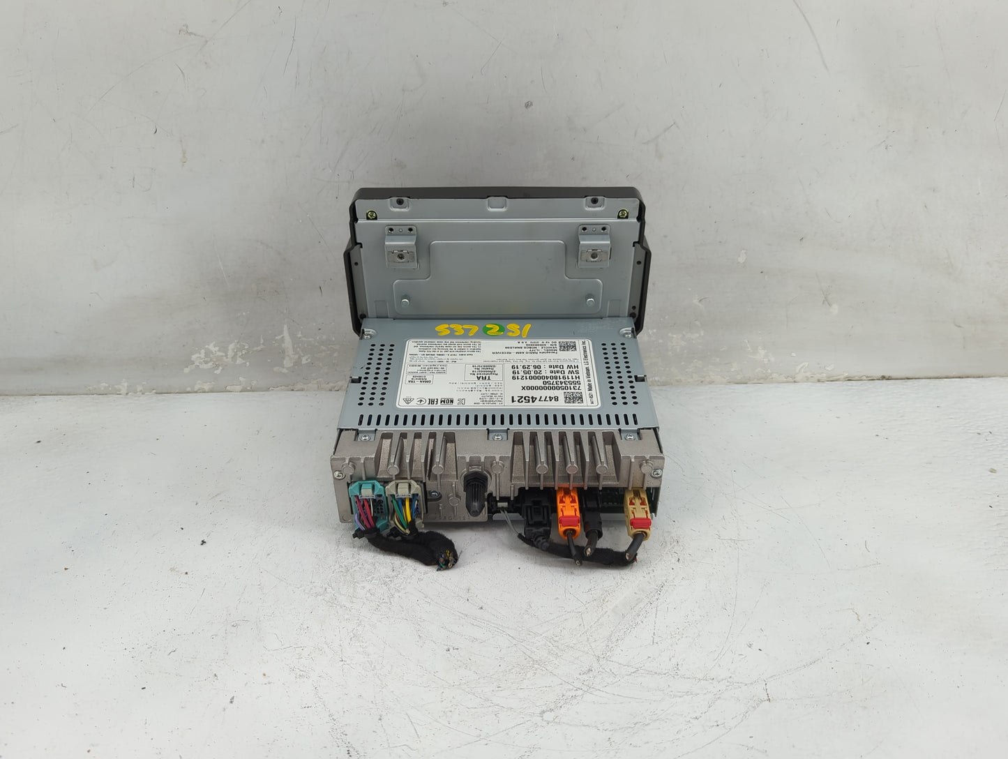 2021-2022 Chevrolet Traverse Radio AM FM Cd Player Receiver Replacement P/N:84774521 7310500000000X, 555343750 Fits Fits 202