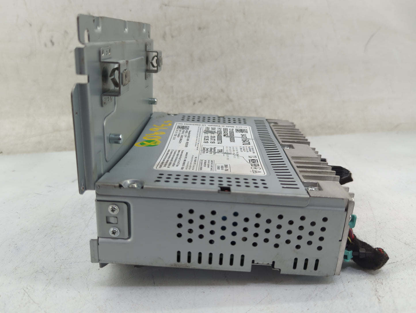 2021-2022 Chevrolet Traverse Radio AM FM Cd Player Receiver Replacement P/N:84776470 84776468, 555343700 Fits Fits 2021 2022