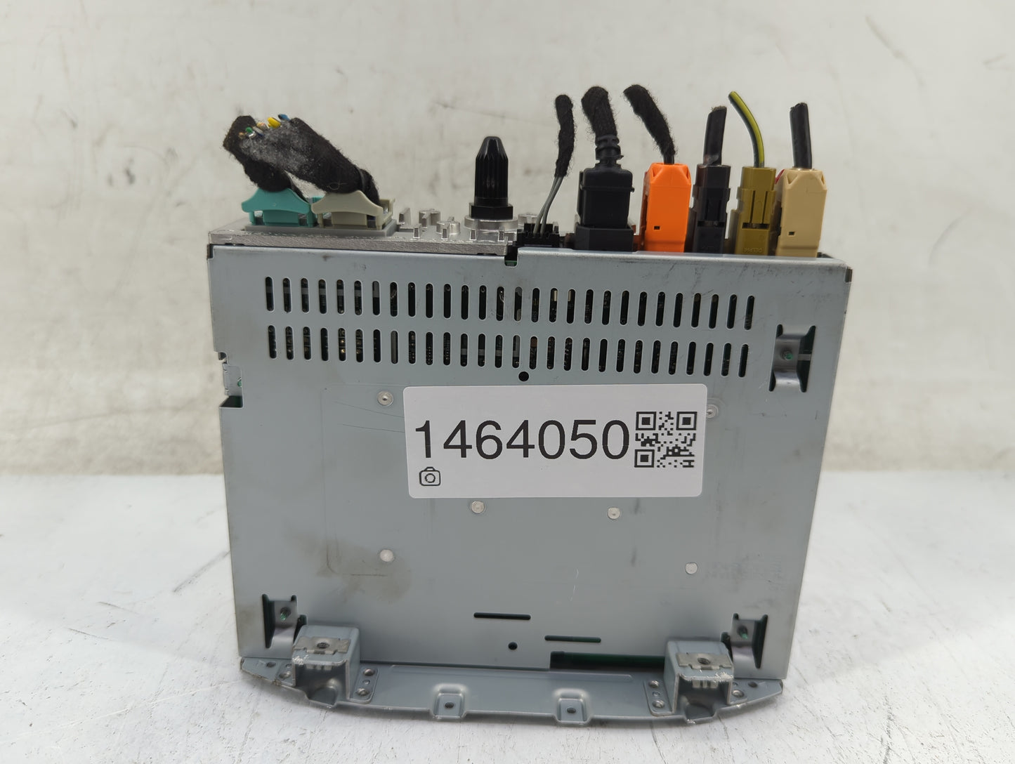 2021-2022 Chevrolet Traverse Radio AM FM Cd Player Receiver Replacement P/N:84776470 84776468, 555343700 Fits Fits 2021 2022