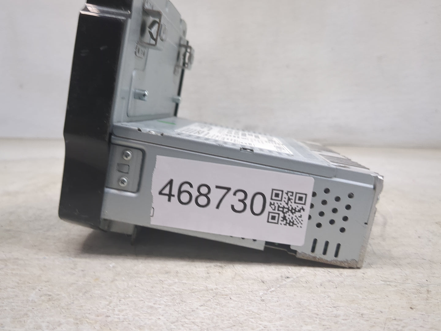 2021-2022 Chevrolet Traverse Radio AM FM Cd Player Receiver Replacement P/N:84776468 5553437S0 Fits Fits 2021 2022 OEM Used 