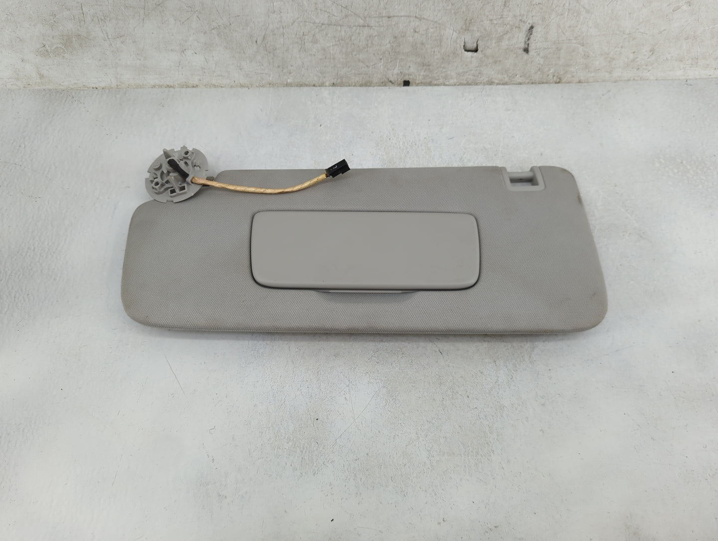 2018-2022 Chevrolet Traverse Sun Visor Shade Replacement Driver Left Mirror Fits Fits 2018 2019 2020 2021 2022 OEM Used Auto