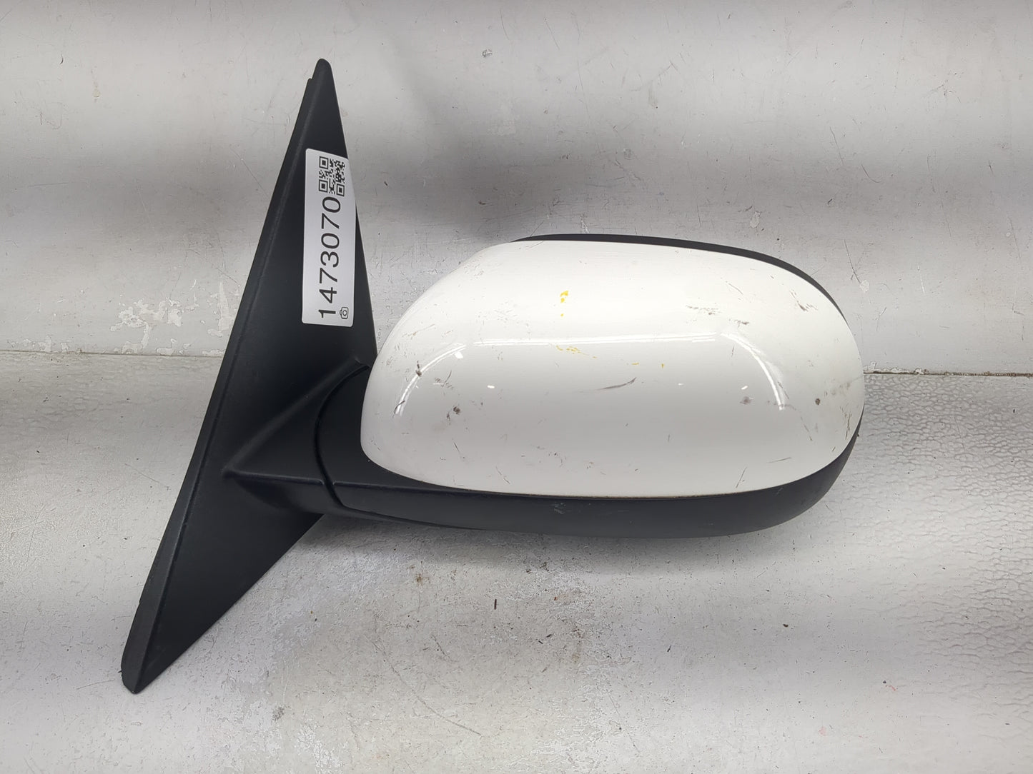 2020 Chevrolet Traverse Driver Side View Mirror - Left Door Mirror OEM Used - Oemusedautoparts1.com