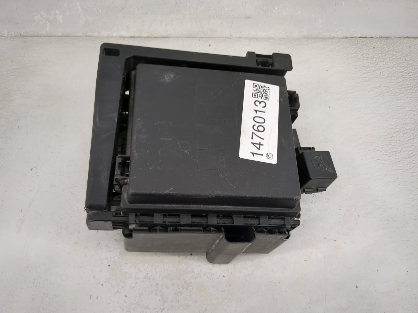 2020-2022 Chevrolet Traverse Fusebox Fuse Box Panel Relay Module P/N:13455283 13468935, 13468934 Fits Fits 2019 2020 2021 20