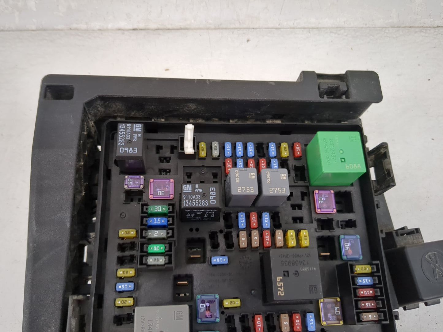 2020-2022 Chevrolet Traverse Fusebox Fuse Box Panel Relay Module P/N:13455283 13468935, 13468934 Fits Fits 2019 2020 2021 20