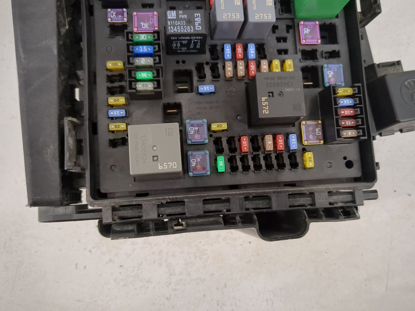 2020-2022 Chevrolet Traverse Fusebox Fuse Box Panel Relay Module P/N:13455283 13468935, 13468934 Fits Fits 2019 2020 2021 20