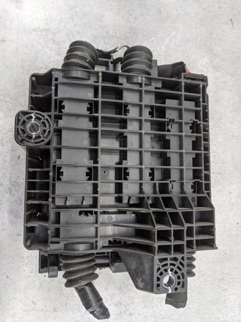 compare product 2020-2022 Chevrolet Traverse Fusebox Fuse Box Panel Relay Module P/N:13468935 13455283, 84128871 Fits Fits 2019 2020 2021 2022 OEM Used Auto Parts