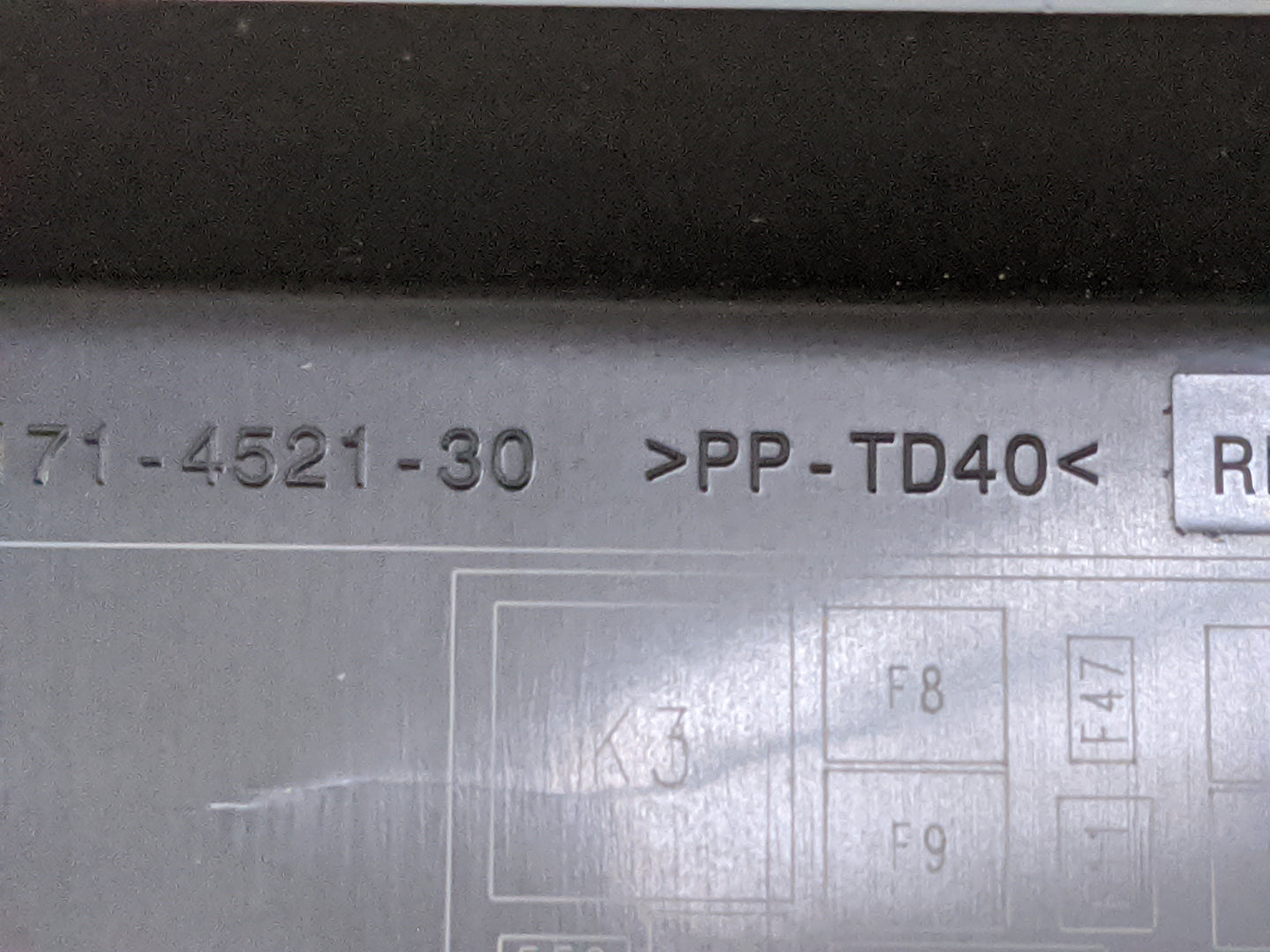 2020-2022 Chevrolet Traverse Fusebox Fuse Box Panel Relay Module P/N:13468935 13455283, 84128871 Fits Fits 2019 2020 2021 20