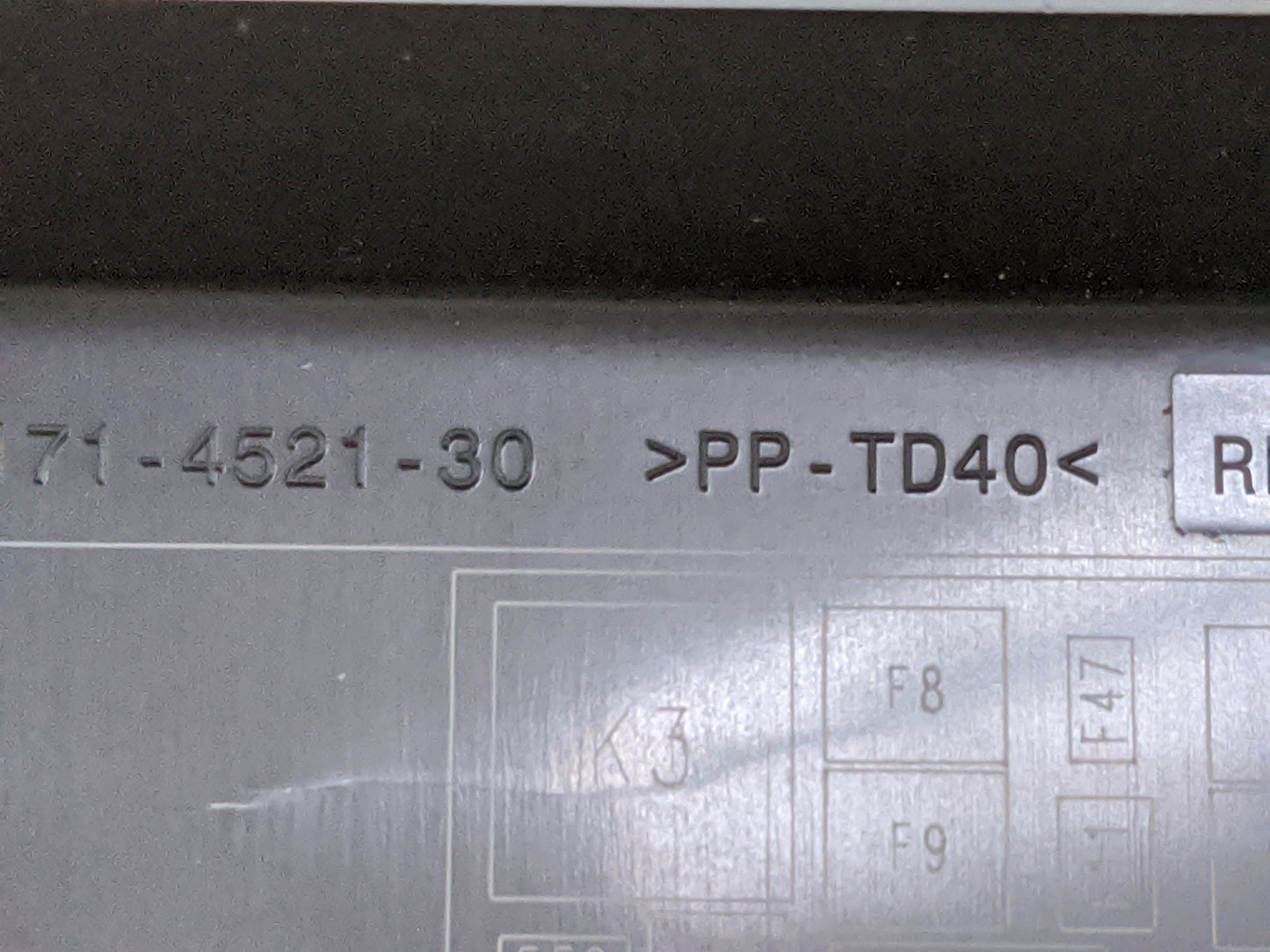 2020-2022 Chevrolet Traverse Fusebox Fuse Box Panel Relay Module P/N:13468935 13455283, 84128871 Fits Fits 2019 2020 2021 20