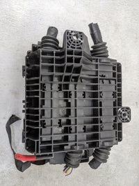 2020-2022 Chevrolet Traverse Fusebox Fuse Box Panel Relay Module P/N:13468935 84128871, 13455283 Fits Fits 2019 2020 2021 20