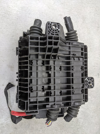 compare product 2020-2022 Chevrolet Traverse Fusebox Fuse Box Panel Relay Module P/N:13468935 84128871, 13455283 Fits Fits 2019 2020 2021 2022 OEM Used Auto Parts