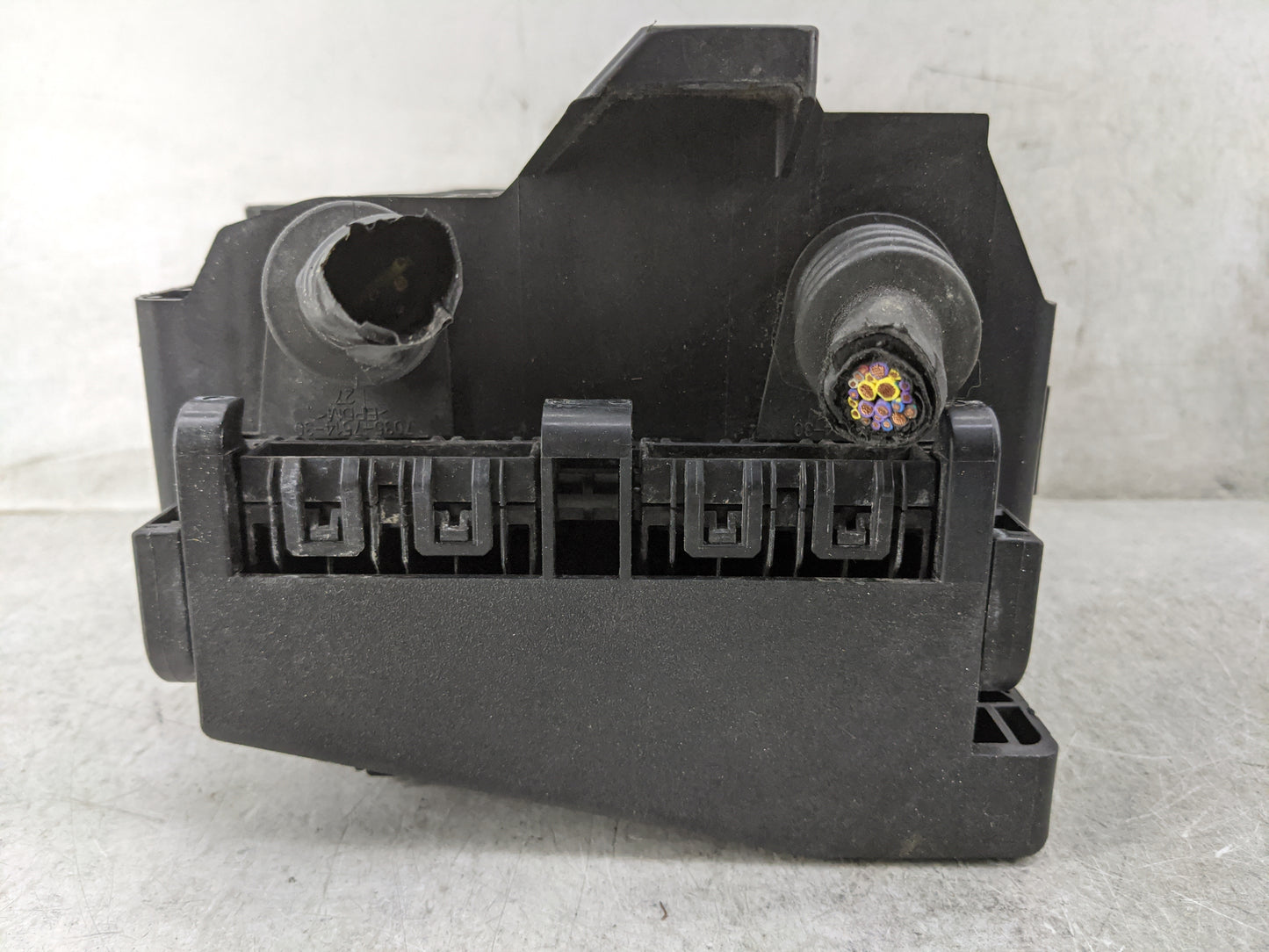 2020-2022 Chevrolet Traverse Fusebox Fuse Box Panel Relay Module P/N:13468935 84128871, 13455283 Fits Fits 2019 2020 2021 20