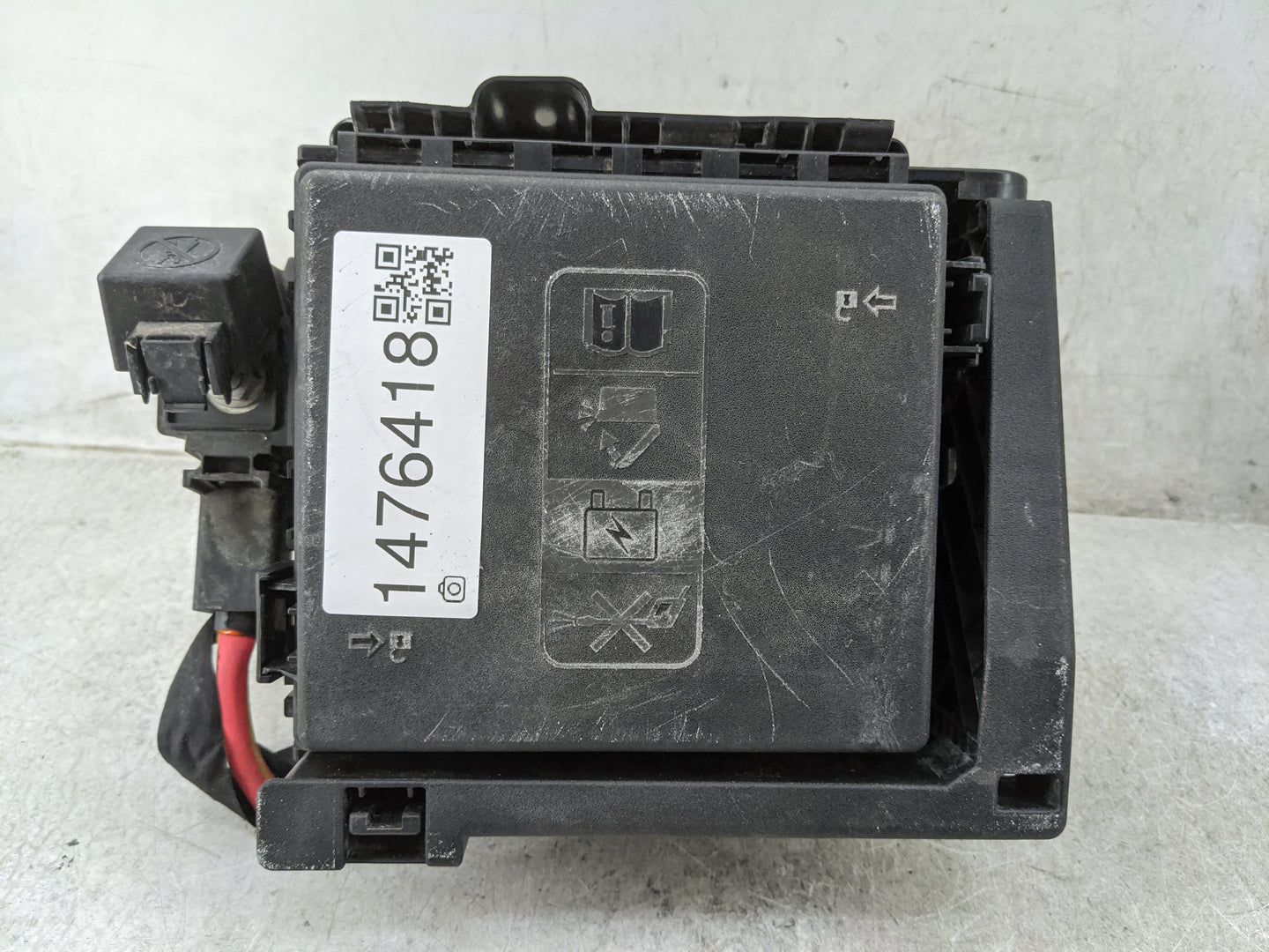 2020-2022 Chevrolet Traverse Fusebox Fuse Box Panel Relay Module P/N:13468935 84128871, 13455283 Fits Fits 2019 2020 2021 20