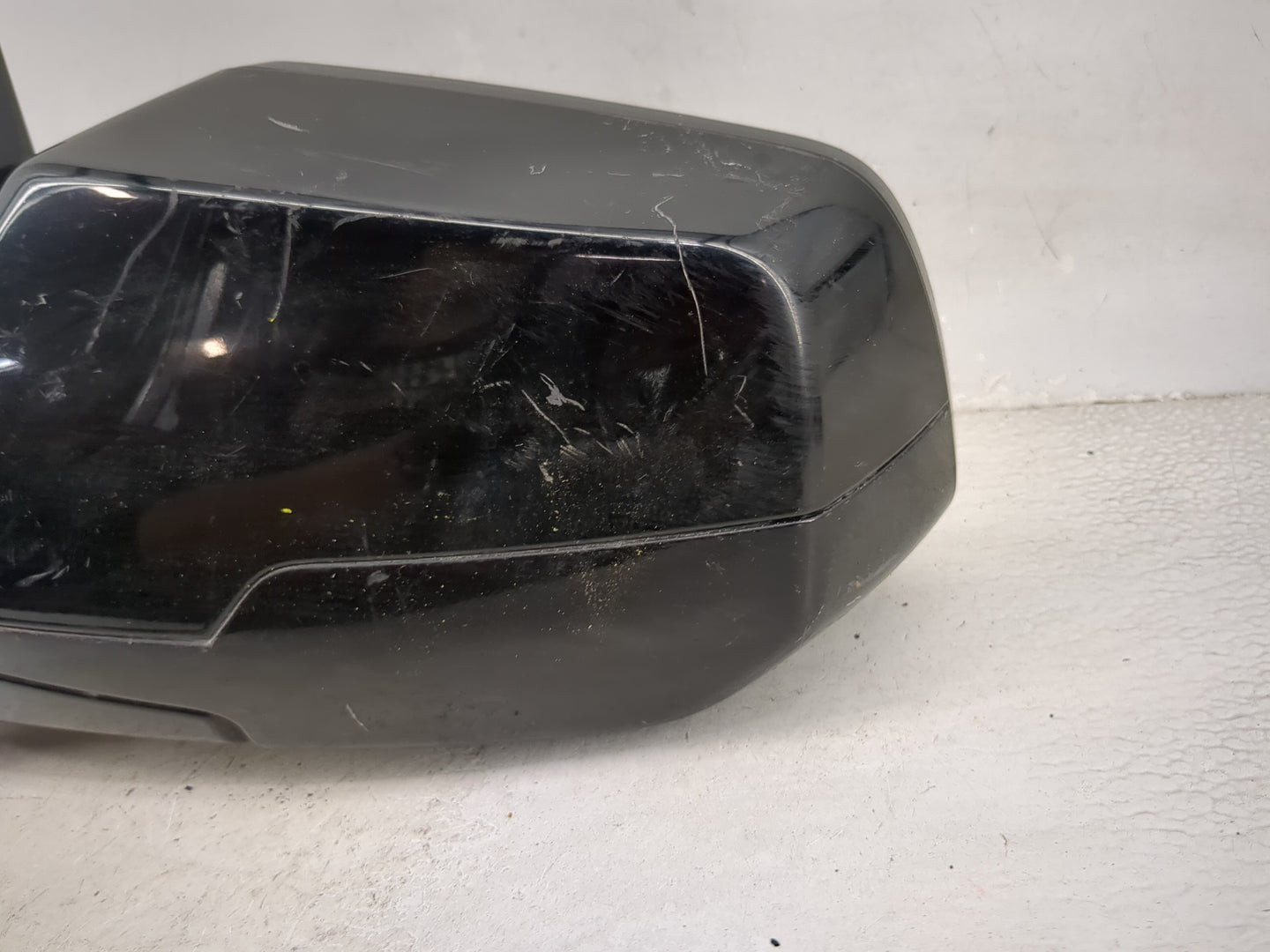 2018-2022 Chevrolet Traverse Driver Side View Mirror - Left Door Mirror OEM Used - Oemusedautoparts1.com