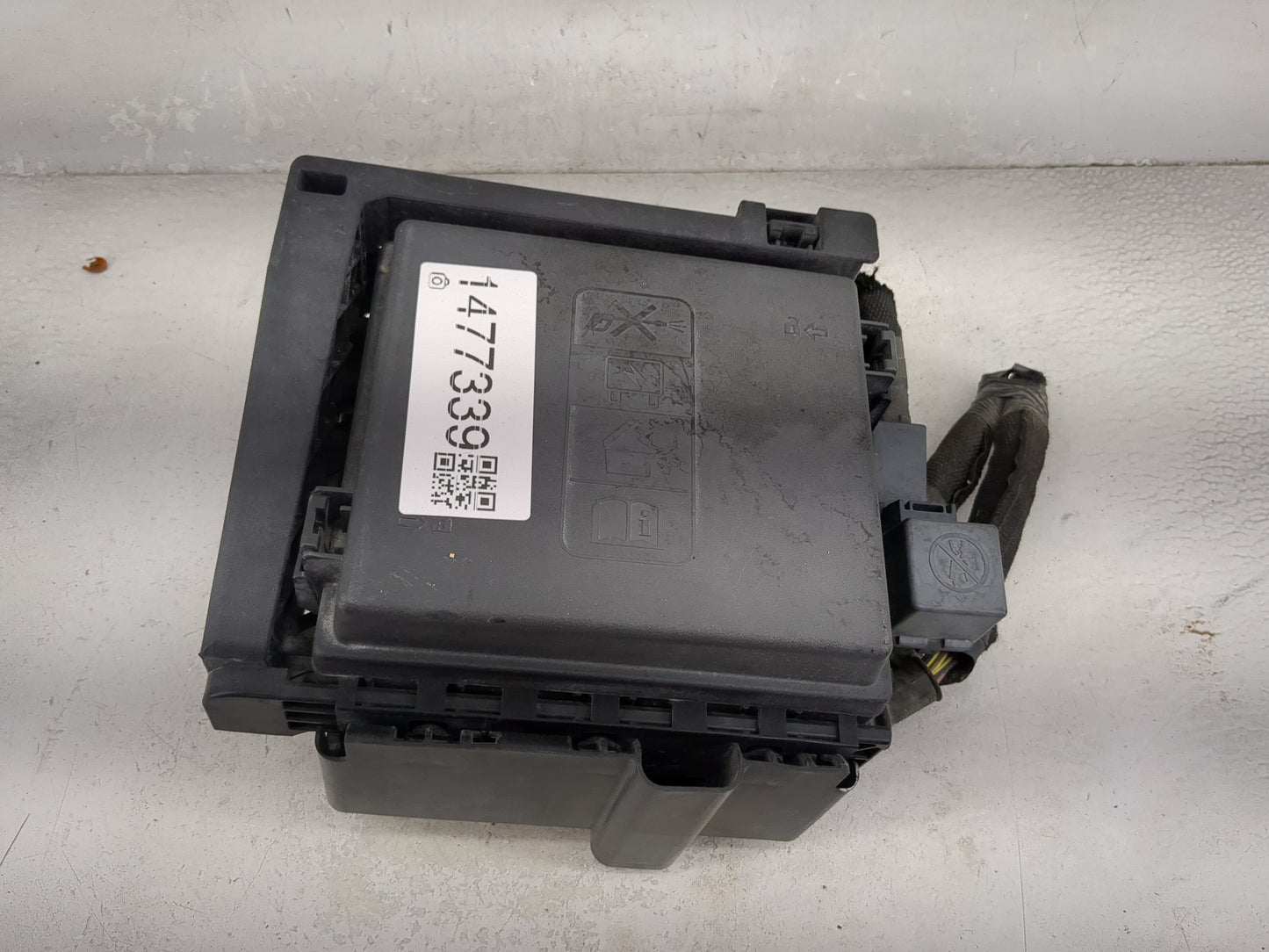 2020-2022 Chevrolet Traverse Fusebox Fuse Box Panel Relay Module P/N:13455283 13468935, 13468934 Fits Fits 2019 2020 2021 20