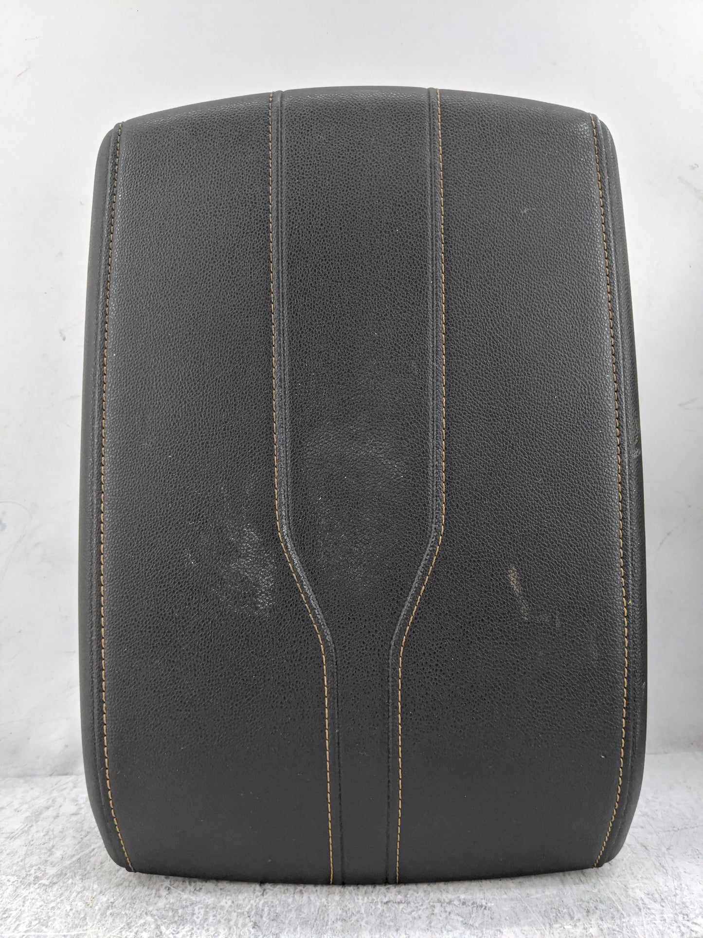 2018-2022 Chevrolet Traverse Center Console Armrest Cover Lid Fits Fits 2018 2019 2020 2021 2022 OEM Used Auto Parts - Oemus