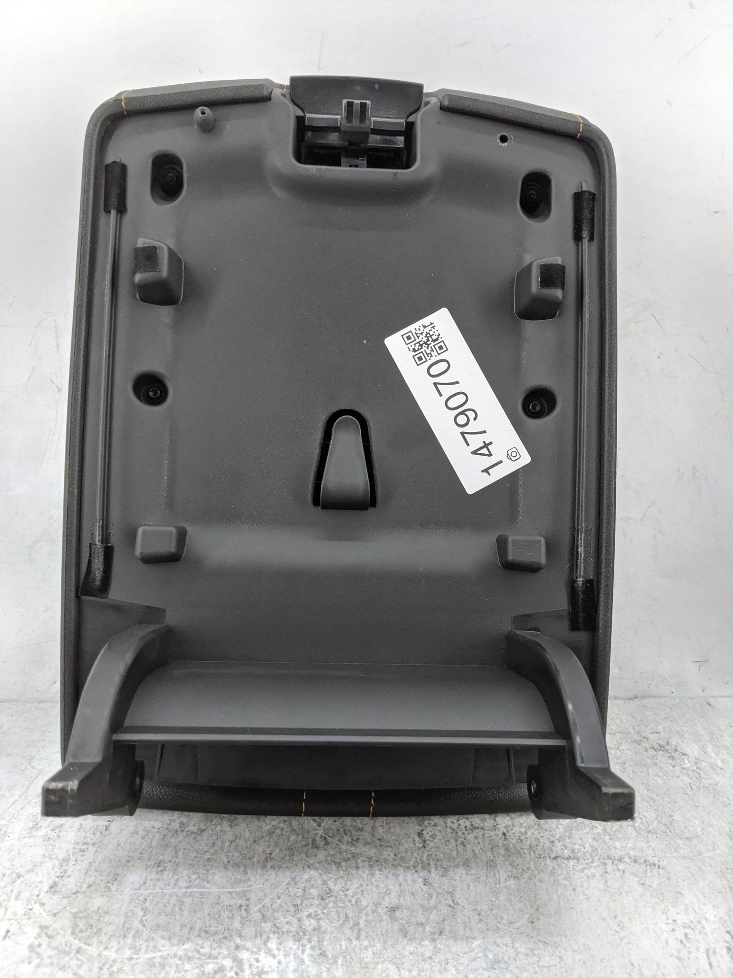 2018-2022 Chevrolet Traverse Center Console Armrest Cover Lid Fits Fits 2018 2019 2020 2021 2022 OEM Used Auto Parts - Oemus