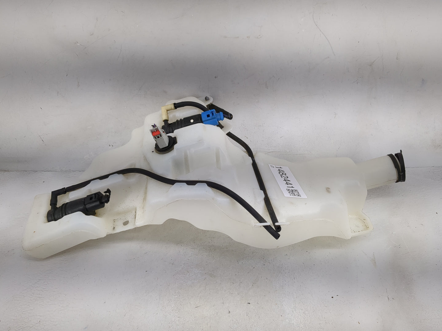 2018-2022 Chevrolet Traverse Windshield Washer Fluid Reservoir Bottle - Oemusedautoparts1.com