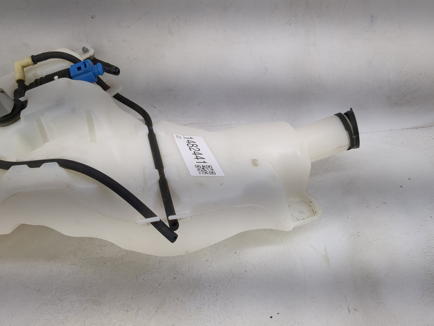 2018-2022 Chevrolet Traverse Windshield Washer Fluid Reservoir Bottle - Oemusedautoparts1.com