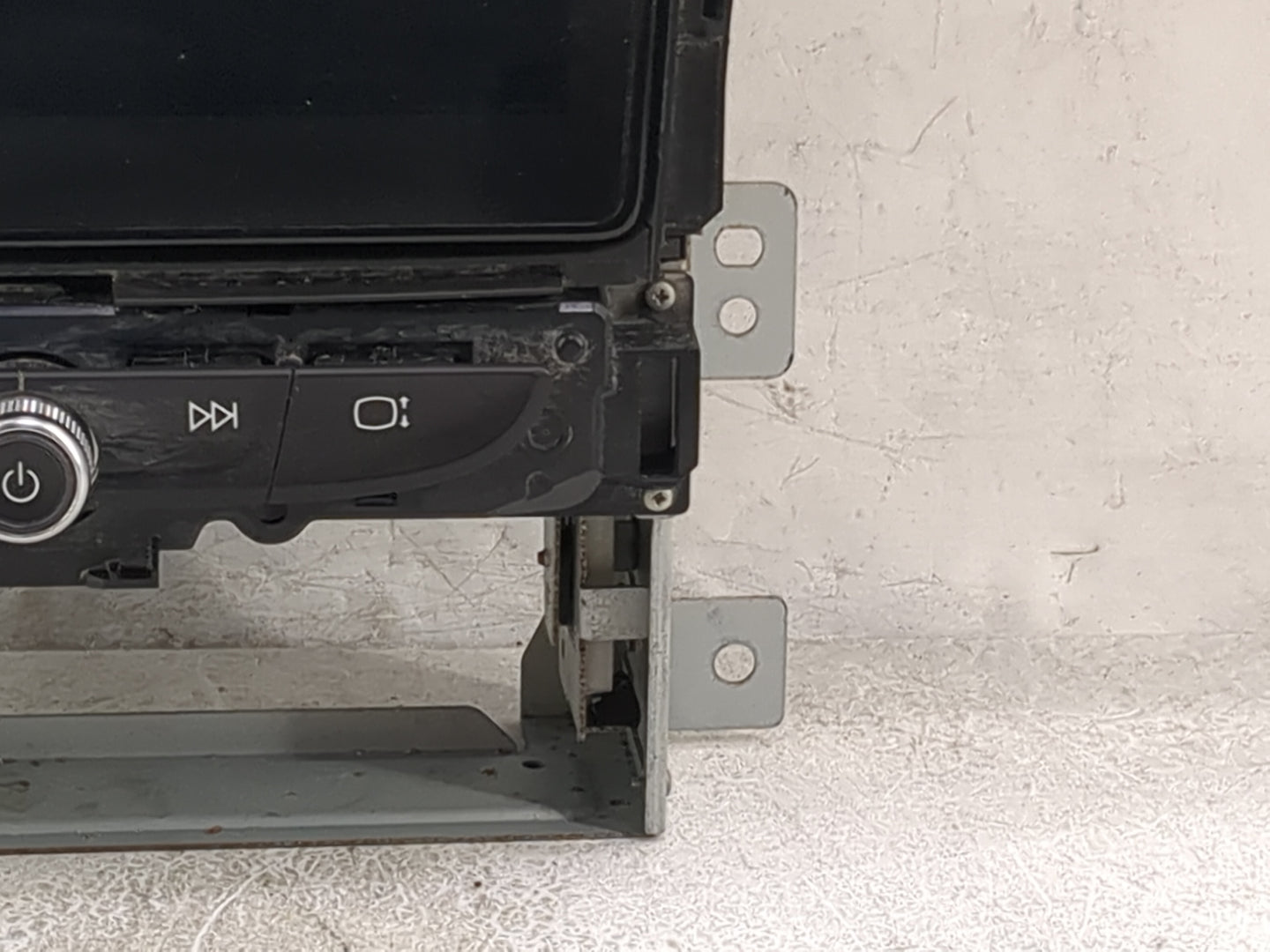2020 Chevrolet Traverse Information Display Screen 1496108 - Oemusedautoparts1.com