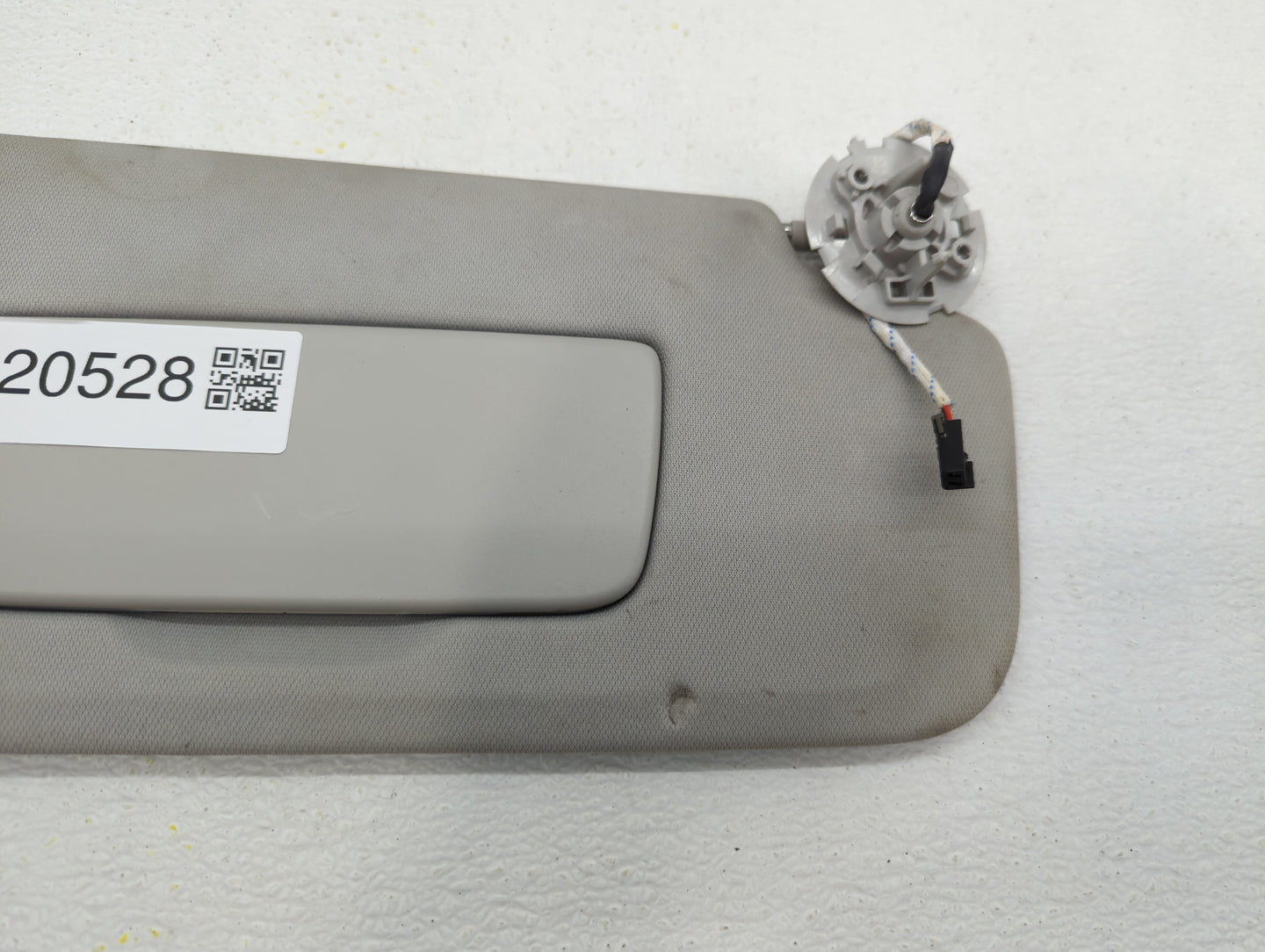 2018-2022 Chevrolet Traverse Sun Visor Shade Replacement Passenger Right Mirror Fits Fits 2018 2019 2020 2021 2022 OEM Used 