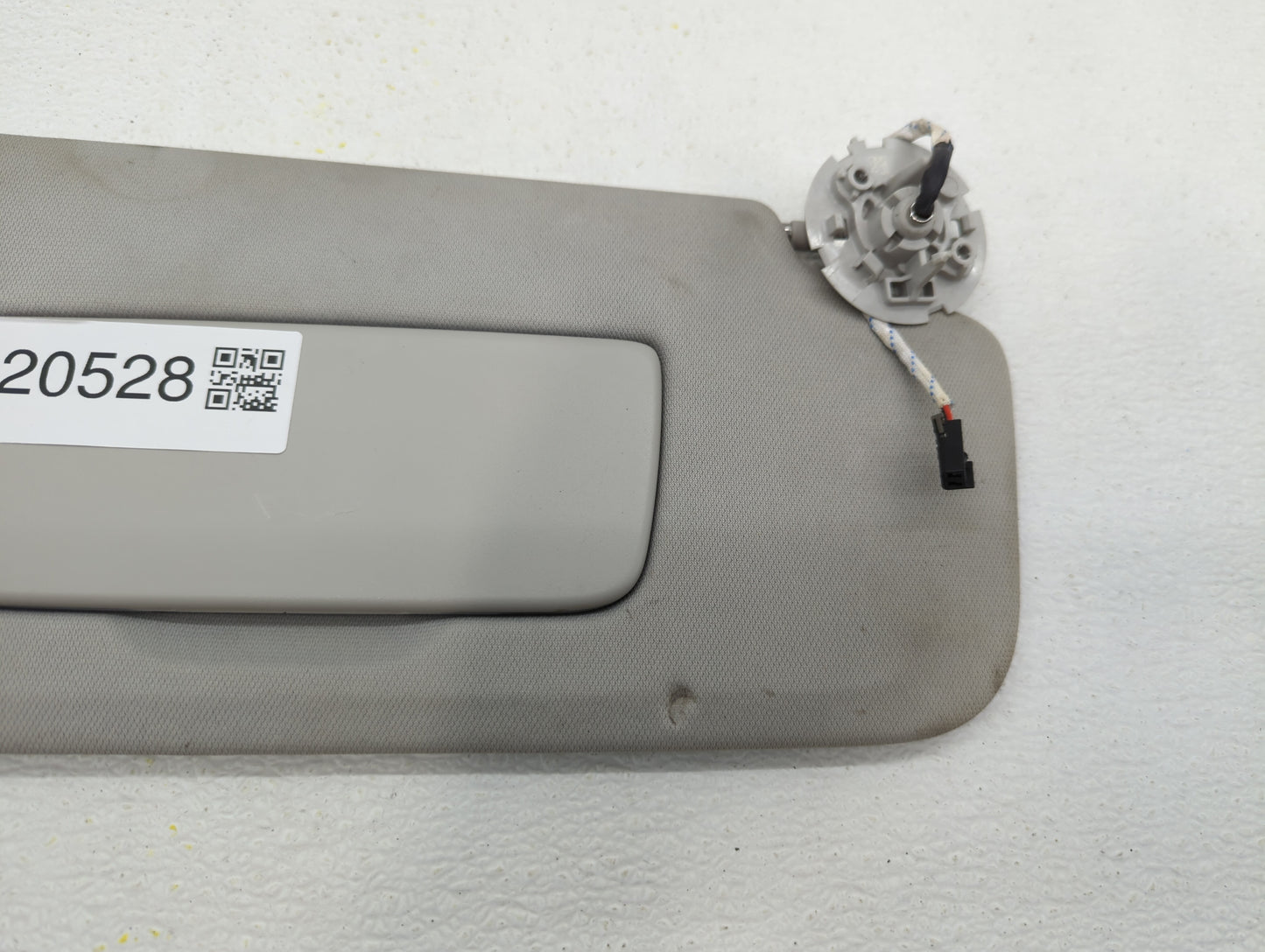 2018-2022 Chevrolet Traverse Sun Visor Shade Replacement Passenger Right Mirror Fits Fits 2018 2019 2020 2021 2022 OEM Used 