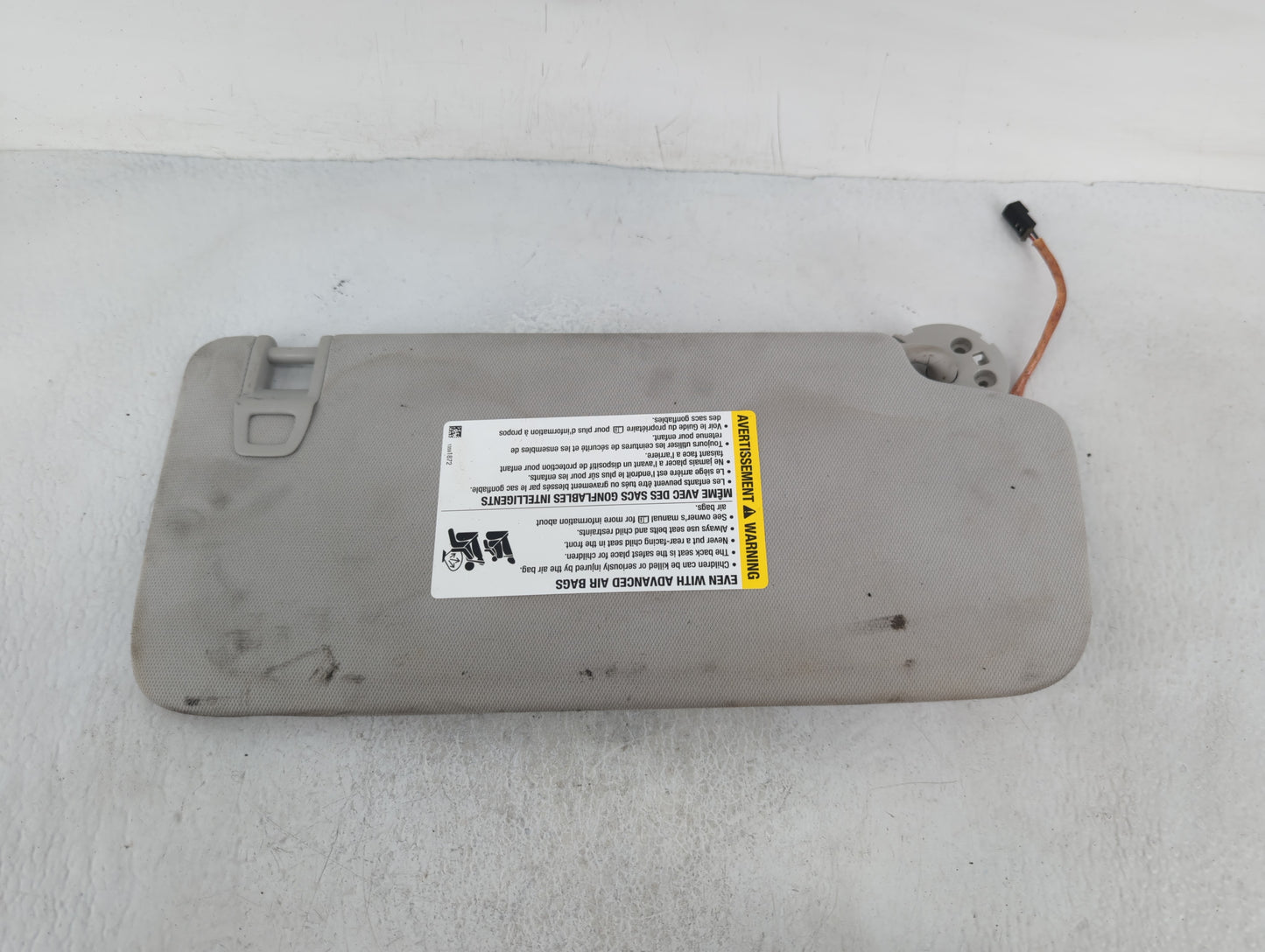 2018-2022 Chevrolet Traverse Sun Visor Shade Replacement Driver Left Mirror Fits Fits 2018 2019 2020 2021 2022 OEM Used Auto