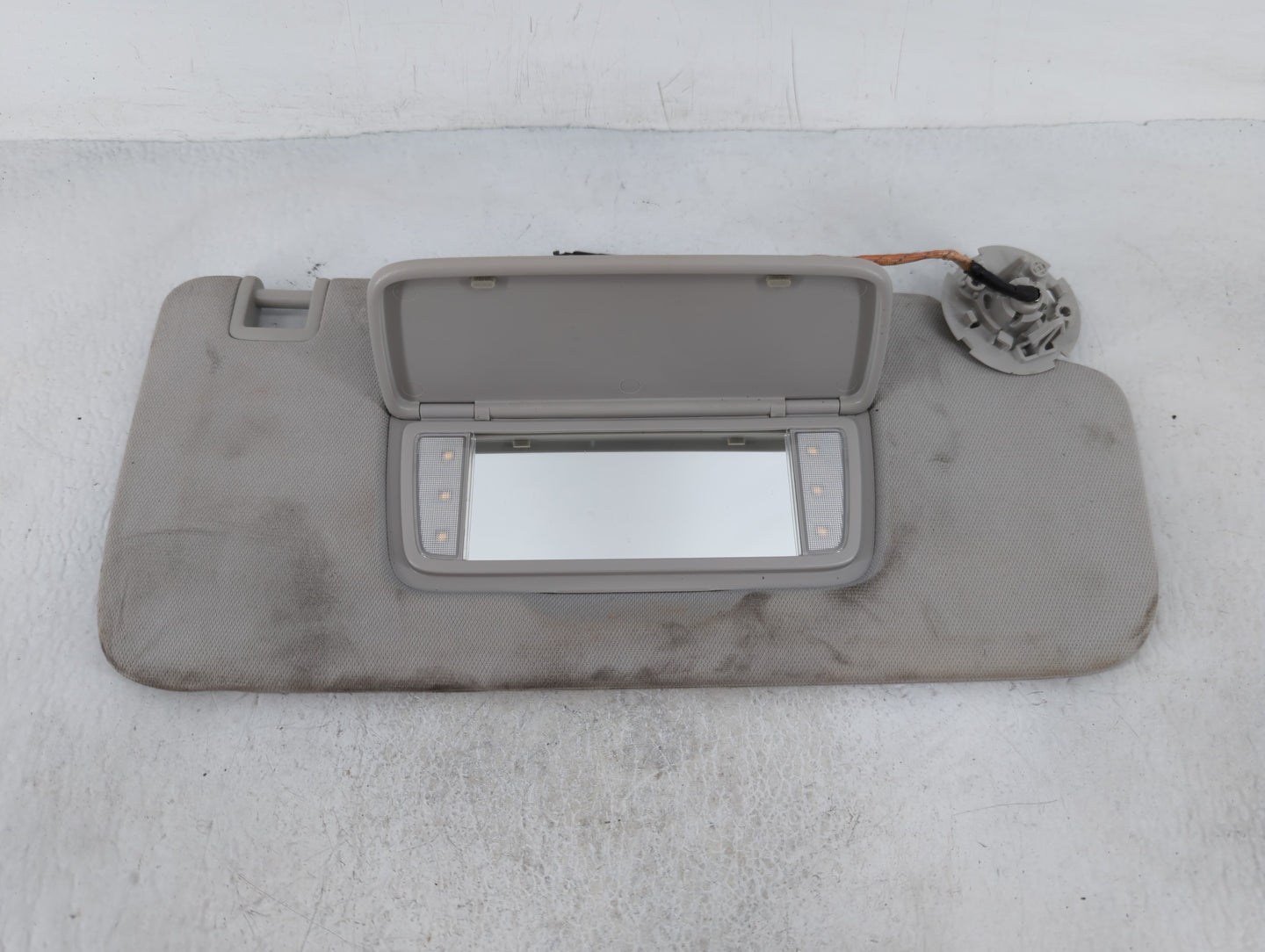 2018-2022 Chevrolet Traverse Sun Visor Shade Replacement Passenger Right Mirror Fits Fits 2018 2019 2020 2021 2022 OEM Used 