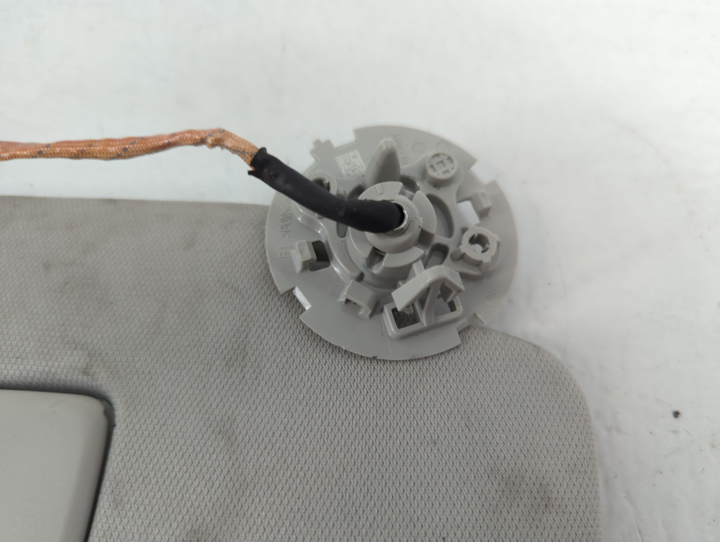 2018-2022 Chevrolet Traverse Sun Visor Shade Replacement Passenger Right Mirror Fits Fits 2018 2019 2020 2021 2022 OEM Used 