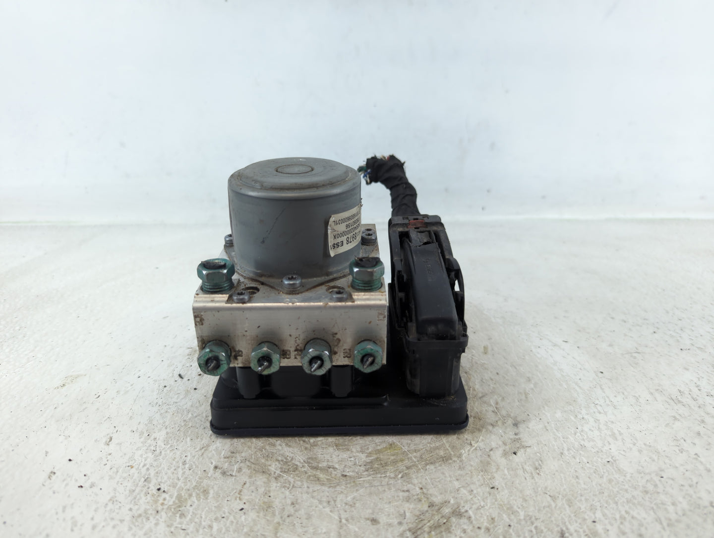 2019-2022 Chevrolet Traverse ABS Pump Control Module Replacement P/N:84738978 Fits Fits 2019 2020 2021 2022 OEM Used Auto Pa