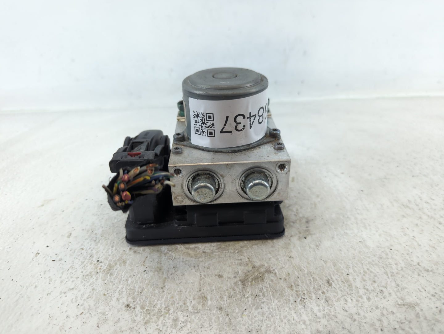 2019-2022 Chevrolet Traverse ABS Pump Control Module Replacement P/N:84738978 Fits Fits 2019 2020 2021 2022 OEM Used Auto Pa