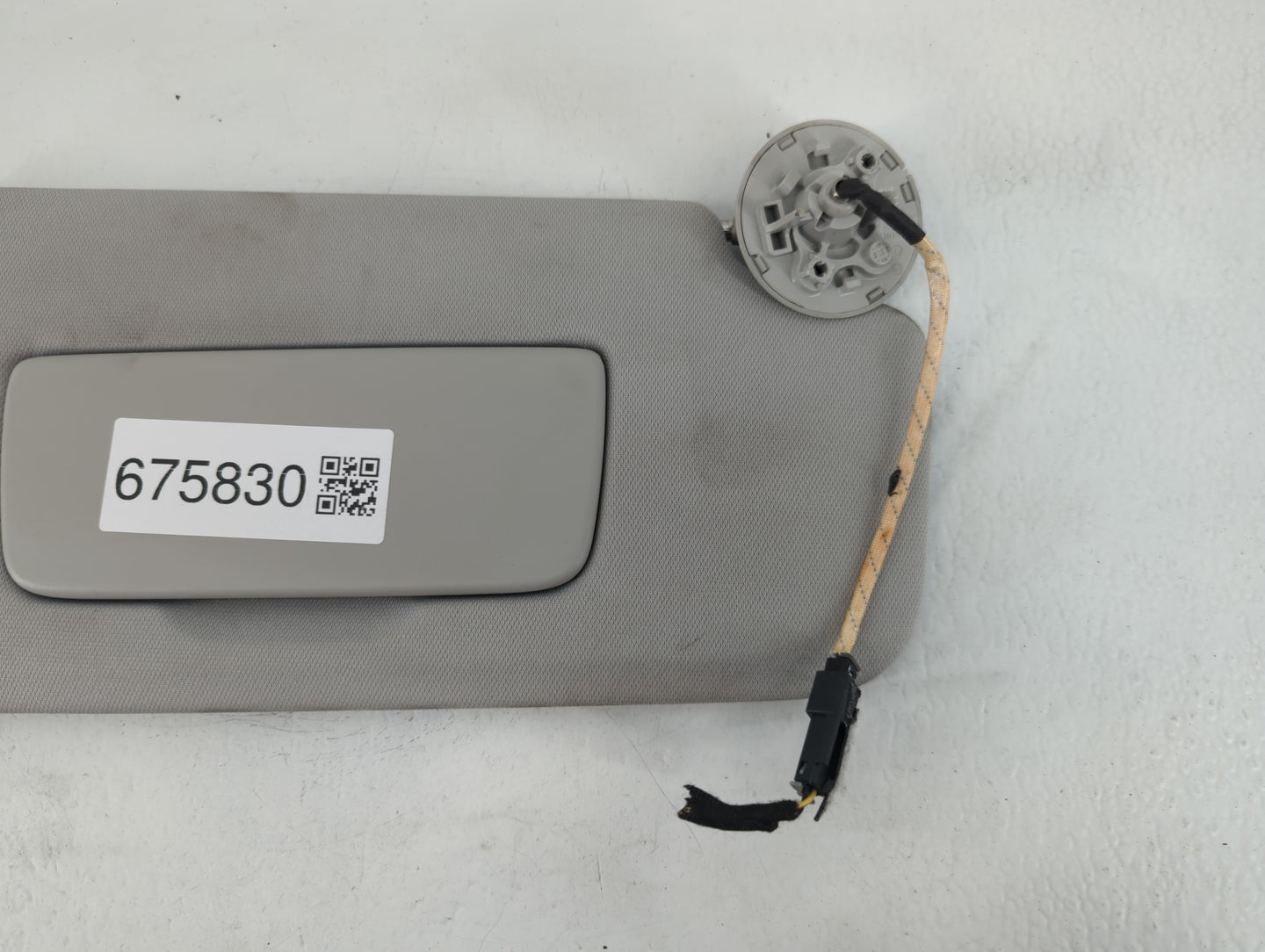 2018-2022 Chevrolet Traverse Sun Visor Shade Replacement Passenger Right Mirror Fits Fits 2018 2019 2020 2021 2022 OEM Used 