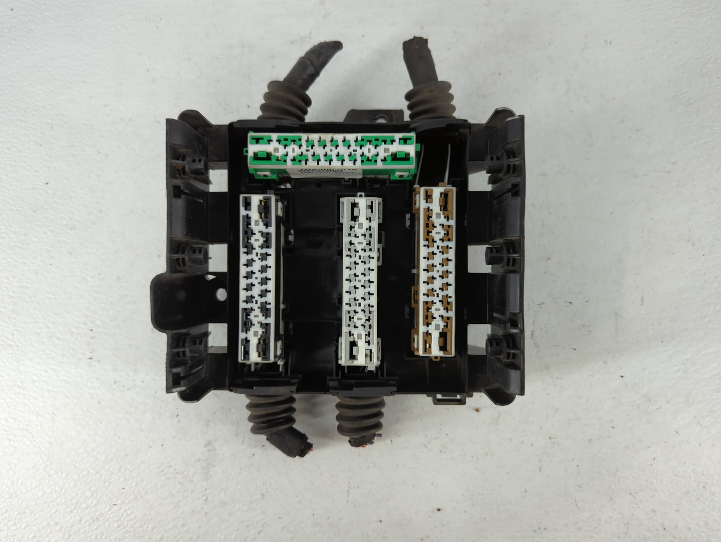 2020-2022 Chevrolet Traverse Fusebox Fuse Box Panel Relay Module P/N:84793350 1GA3007948 Fits Fits 2019 2020 2021 2022 OEM U