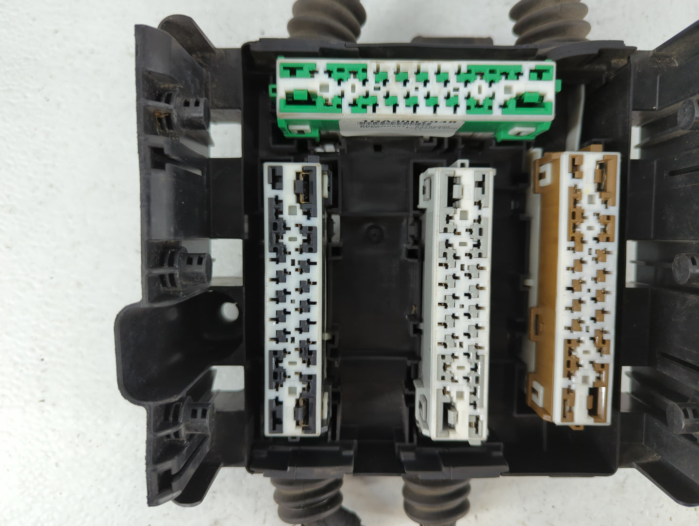 2020-2022 Chevrolet Traverse Fusebox Fuse Box Panel Relay Module P/N:84793350 1GA3007948 Fits Fits 2019 2020 2021 2022 OEM U