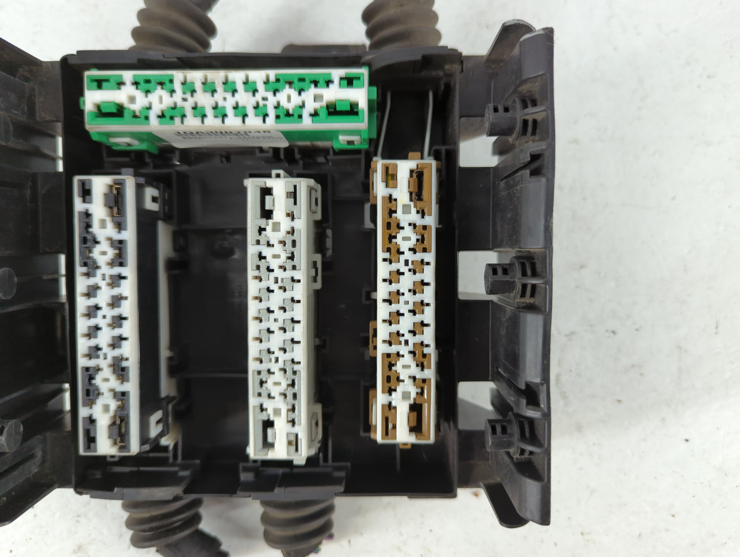 2020-2022 Chevrolet Traverse Fusebox Fuse Box Panel Relay Module P/N:84793350 1GA3007948 Fits Fits 2019 2020 2021 2022 OEM U