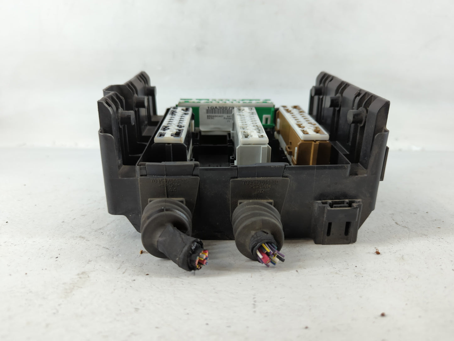 2020-2022 Chevrolet Traverse Fusebox Fuse Box Panel Relay Module P/N:84793350 1GA3007948 Fits Fits 2019 2020 2021 2022 OEM U