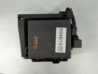 2020-2022 Chevrolet Traverse Fusebox Fuse Box Panel Relay Module P/N:7171-4521-30 Fits Fits 2019 2020 2021 2022 OEM Used Aut