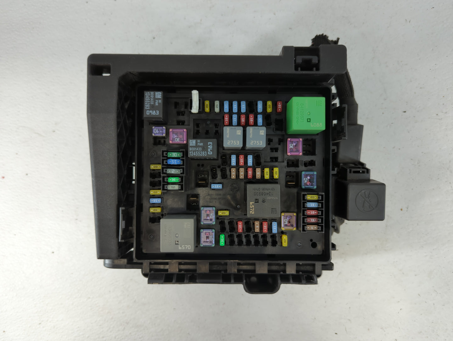 2020-2022 Chevrolet Traverse Fusebox Fuse Box Panel Relay Module P/N:7171-4521-30 Fits Fits 2019 2020 2021 2022 OEM Used Aut