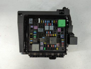 2020-2022 Chevrolet Traverse Fusebox Fuse Box Panel Relay Module P/N:7171-4521-30 Fits Fits 2019 2020 2021 2022 OEM Used Auto Parts