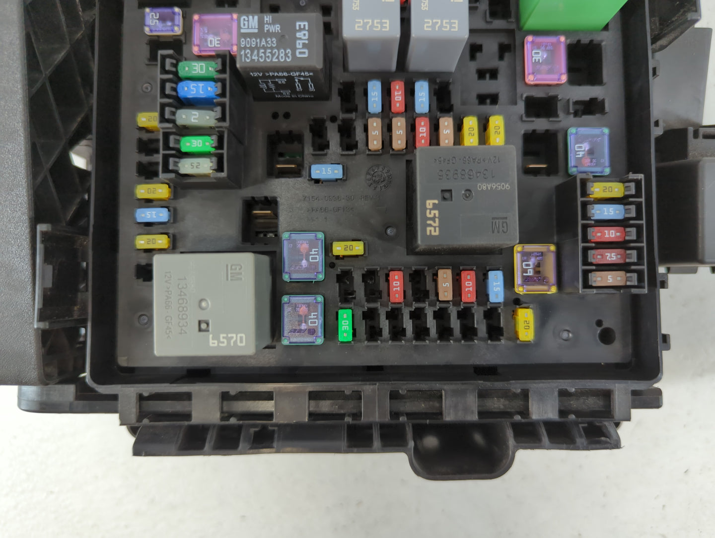 2020-2022 Chevrolet Traverse Fusebox Fuse Box Panel Relay Module P/N:7171-4521-30 Fits Fits 2019 2020 2021 2022 OEM Used Aut