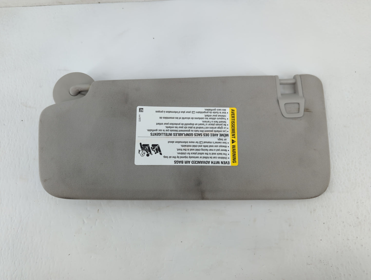 2018-2022 Chevrolet Traverse Sun Visor Shade Replacement Passenger Right Mirror Fits Fits 2018 2019 2020 2021 2022 OEM Used 