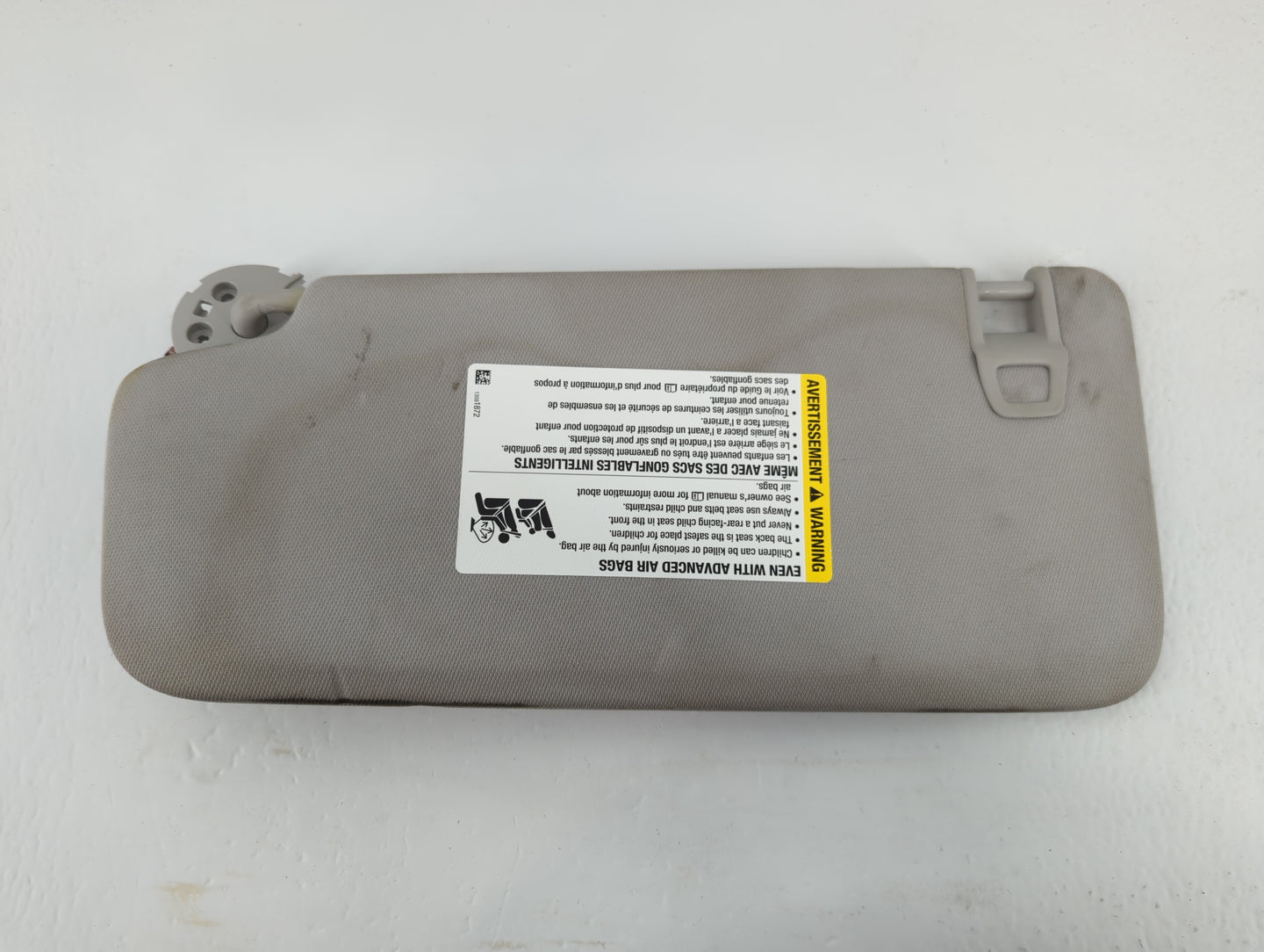 2018-2022 Chevrolet Traverse Sun Visor Shade Replacement Passenger Right Mirror Fits Fits 2018 2019 2020 2021 2022 OEM Used 