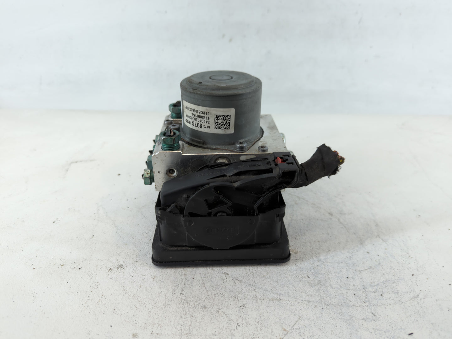 2019-2022 Chevrolet Traverse ABS Pump Control Module Replacement P/N:84739878 Fits Fits 2019 2020 2021 2022 OEM Used Auto Pa