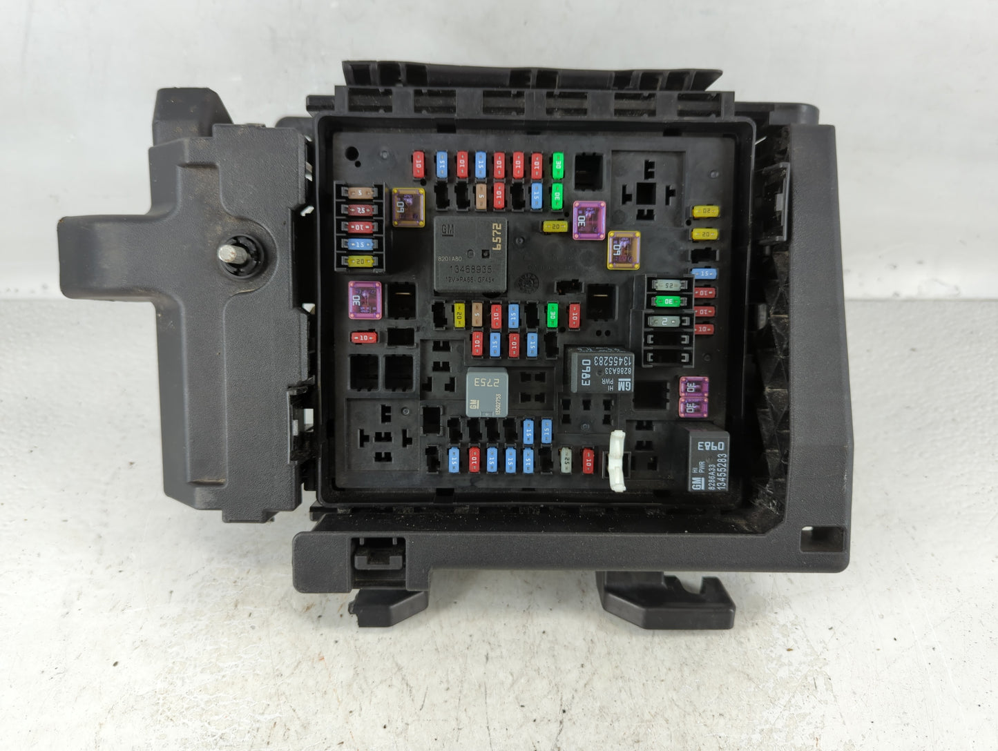 2020-2022 Chevrolet Traverse Fusebox Fuse Box Panel Relay Module P/N:7154-0936-30 7171-4521-30 Fits Fits 2019 2020 2021 2022