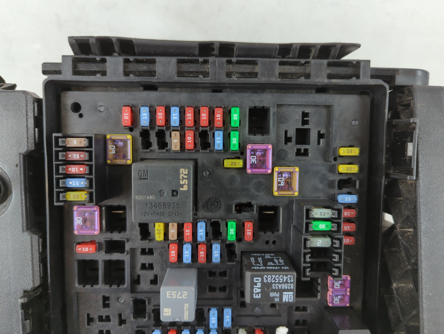 2020-2022 Chevrolet Traverse Fusebox Fuse Box Panel Relay Module P/N:7154-0936-30 7171-4521-30 Fits Fits 2019 2020 2021 2022