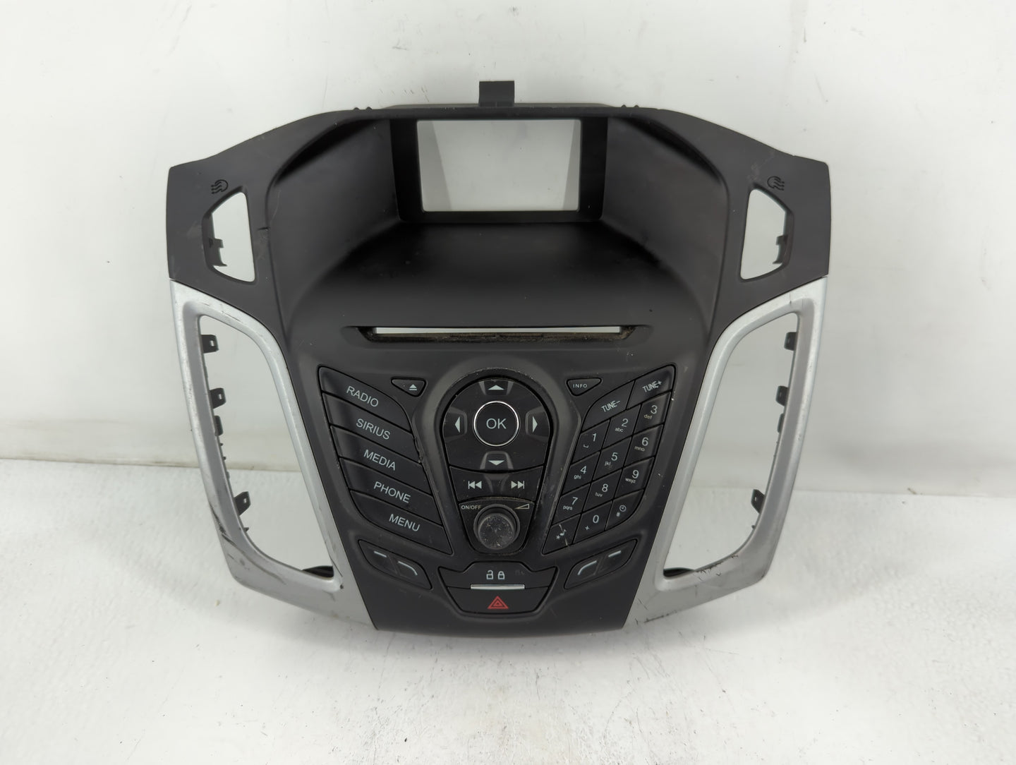 2018-2022 Chevrolet Traverse Radio AM FM Cd Player Receiver Replacement P/N:DM5T18K811KA 331 453 000 Fits OEM Used Auto Part
