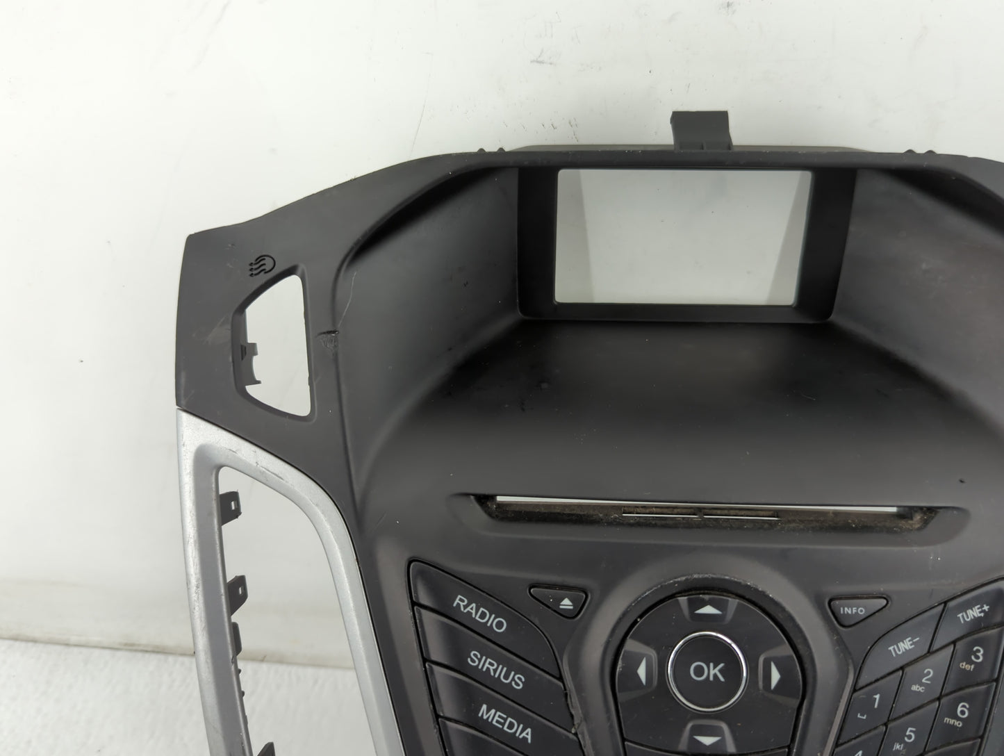 2018-2022 Chevrolet Traverse Radio AM FM Cd Player Receiver Replacement P/N:DM5T18K811KA 331 453 000 Fits OEM Used Auto Part